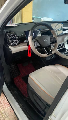 រថយន្តជួលប្រចាំខែ