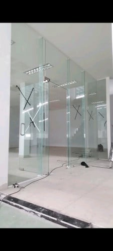 រស្មីពេញចិត្ត កាត់កញ្ចក់