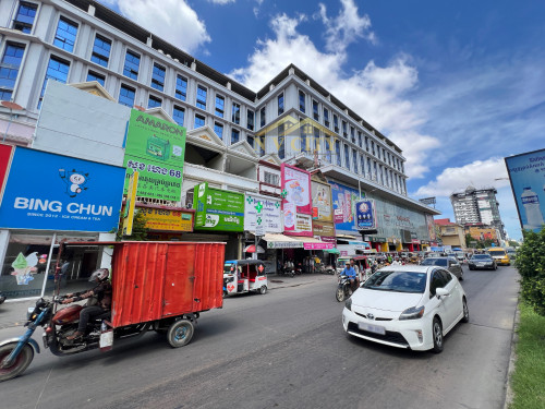 ផ្ទះលក់ ទីតាំងស្ថិតលើផ្លូវធំជាប់ច្រមុះជ្រូកស្ទឹងមានជ័យ