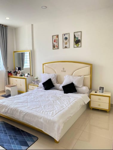 ឈុតគ្រែ និងទូរ