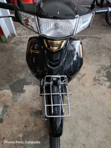 ហាង លឹមហ៑ួរ មានសេវ៉ាបង់រំលួស មានម៉ូតូថ្មី១តឹក