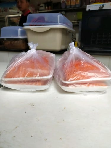 មានលក់ត្រីសាល់ម៉ុនស្រស់ៗល្អ 1Kg 18$;មានលក់ប៉ាត់តេ ចៀនលេខ១/ត្រចៀក/ចំហ៊ុយ1Kg  24000៛;ចៀន2 14000៛ 1kg