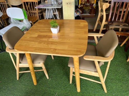 ឈុត​តុ​កៅអី​2