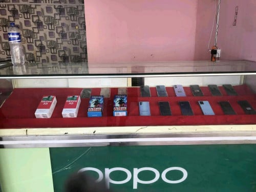 សម្រាប់បងអ្អូនចង់បាន ទូរស័ព្ទតំលៃធូរអាចមកមើលបាន មាន ចាប់ពី20ម៉ឺនជាងឡើង