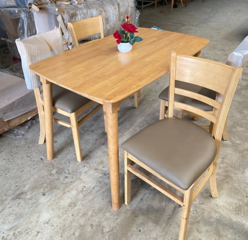 ឈុត​តុ​កៅអី​4