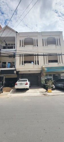 ផ្ទះអាជីវកម្ម5ល្វែងជាប់គ្នា ជួលនៅជិតផ្សារទួលគោក | 5 Shophouses for Rent near Toul Kork Market
