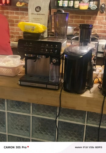 ត្រូវការលក់ម៉ាសុីនឆុងកាហ្វេរ៩៩.99%តំលៃ១៩០នឹងម៉ាសុីនកិនឹកផ្លែឈេី៩៩.%តំលៃ៥០$