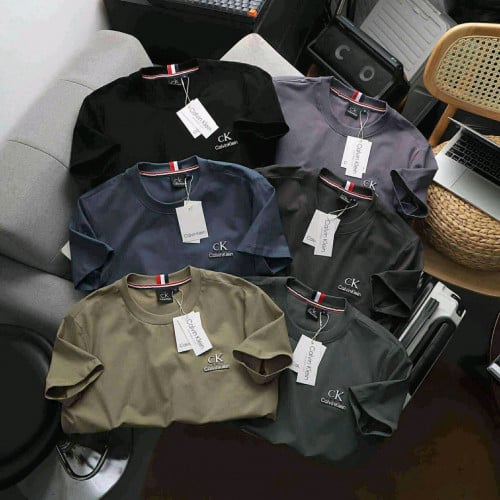 អាវយឺតដៃខ្លី កមូល ប្រេន essentialsSize :  M L XL XXL ពាក់​បាន​ពី​(45-90kg)