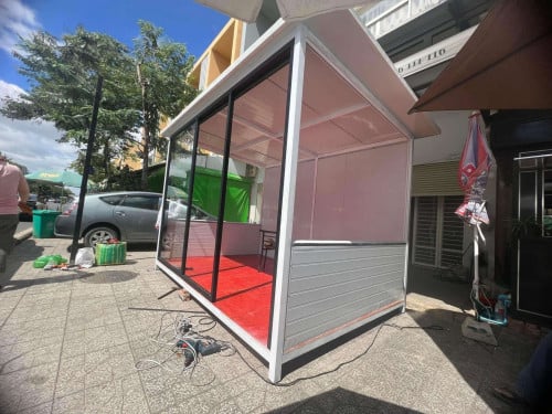 មានទូរកញ្ចក់ ចង់លក់ ល្អសម្រាប់លក់គ្រឿងSkin care និង Mini mart