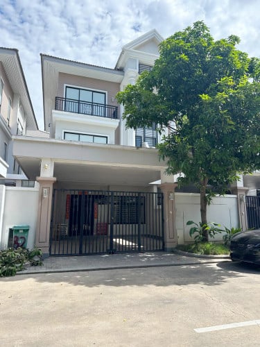 វីឡាភ្លោះសម្រាប់លក់ | Twin Villa For Sale in Borey Penghuot Boeungsnor