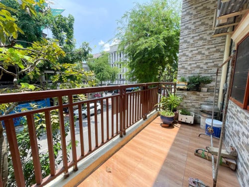 ផ្ទះសម្រាប់ជួលជាន់ទី១នៅផ្សារកណ្តាល🏠