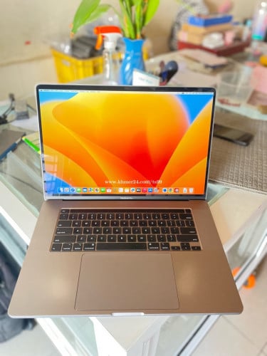 MacBook Pro 16 inch 2019 core i7 ram 16gb