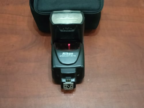 Nikon speedlight SB-700