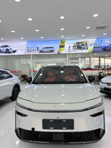 Toyota BZ3X Max 610km full option មាននៅក្នុងស្តុកស្រាប់កក់ឥលូវនេះទទួលបានតម្លៃពិសេស😍