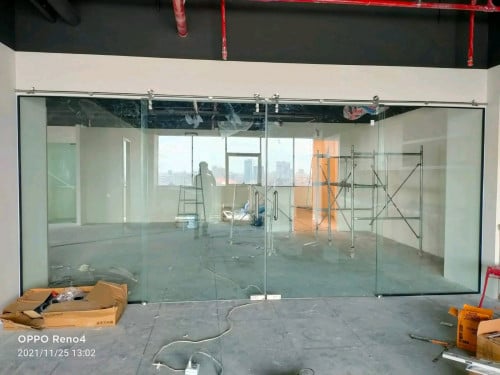 រស្មីពេញចិត្ត កាត់កញ្ចក់