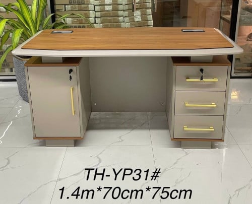 តុប្រធាន មាន2 ខ្នាត 1.4 1.6. cm