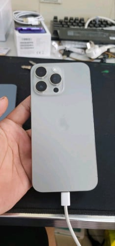 លក់ ទូរស័ព្ទIP 15 promax 256g LLA 765$ 069 997791