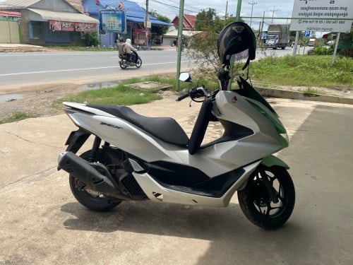 ម៉ូតូPCX ទើបជិះបាន៤ខែ ម៉ូតូស្អាតគ្រប់កន្លែង