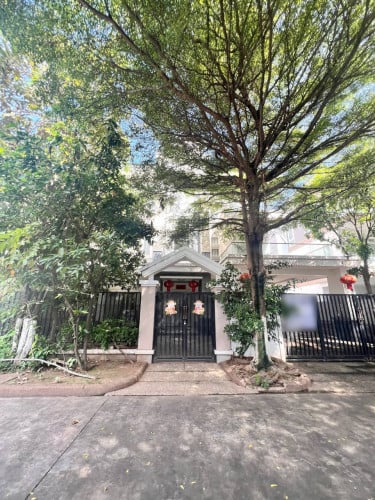 វីឡាឃ្វីន សម្រាប់ជួល | Queen Villa For Rent