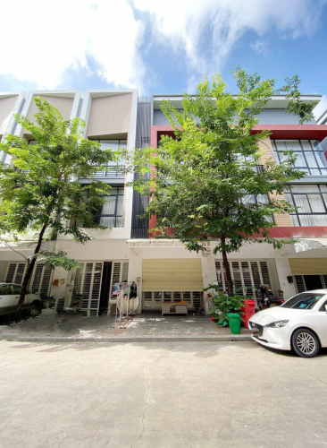 ផ្ទះអាជីវកម្មសម្រាប់ជួល | Shophouse for Rent