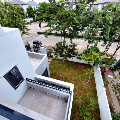 7 Bedroom Villa For Rent in Borey Chipmong 60m near AEON3