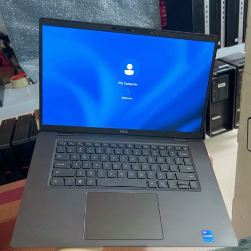 Dell 7520 15” touch screen