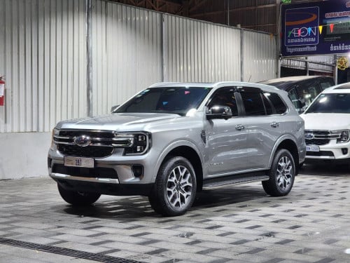 Ford Everest Titanium 2023 full options ធានាឡានស្អាត