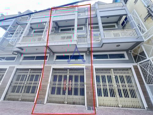 House 3 bedrooms for rent in Boeng Tompun area