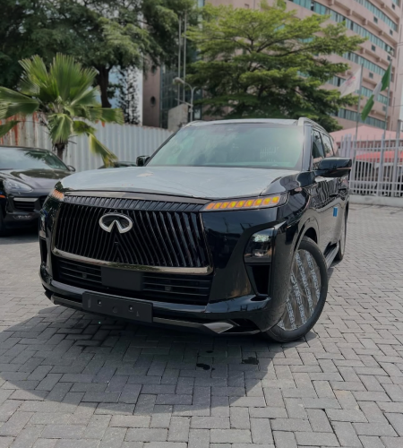 INFINITI QX80 Autograph 2026 Viplounge seat