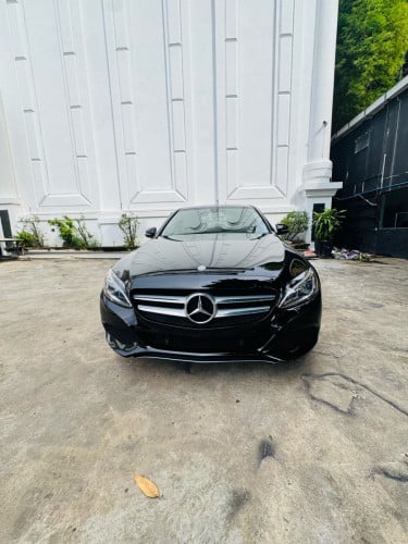Mercedes c300 ឆ្នាំ2015 ផែនឡានអត់បុកប៉ះ✅