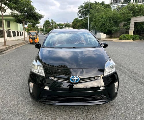 Prius 2012 option 3 ក្រដាសពន្ធ ឡានទឹកថ្នាំបាញ់តែកាងមុខមួយទេ