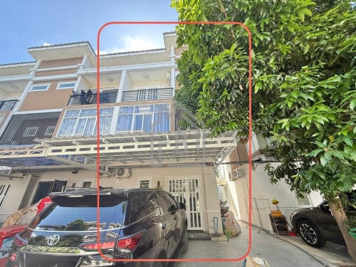 Townhouse 3 Bedrooms for RENT near AEON Mall2_Sen Sok