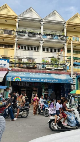 ផ្ទះអាជីវកម្មលក់ចំកណ្តាលក្រុង​ជិតផ្សារស្ទឹងមានជ័យមុខរោងចក្រ