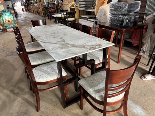 ឈុត​តុ​បាយ​ថ្ម​ម៉ា​ប​