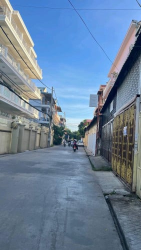 ផ្ទះជួលច្បារអំពៅ 300$