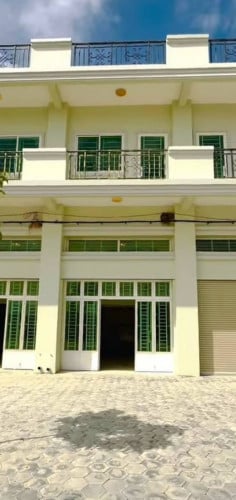 ផ្ទះអាជីវកម្មលក់​ នៅ បុរី​ សង្ឃឹមថ្មី (E0 E1)