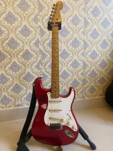 ហ្គីតា Fender Japan លក់480$