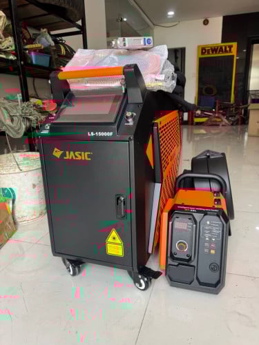 ប៉ុស្តិ៍ផ្សារលួសឡាស៊ែរ JASIC