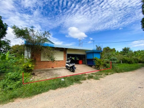 ๐ฆHouse Available for Urgent Sale at a Special Price (Negotiable).