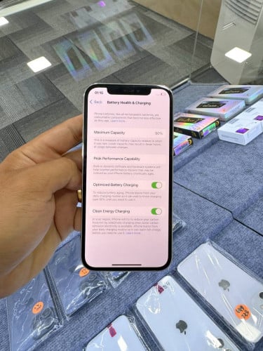 📱IPhone 12 Pro 128G ពណ៏ស ថ្ម90% 329$ សំណុំហ្សីន