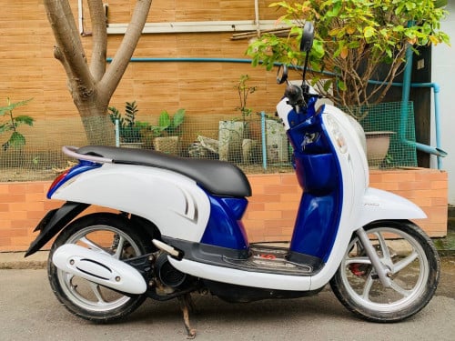 Honda Scoopy (110cc,from Japan )