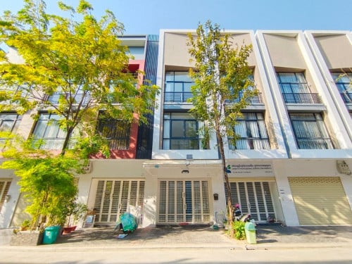 House For Rent / 房子出租