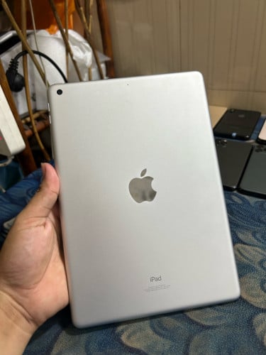 iPad 9Th 64G សំណុំសុីនណែន ស្អាតដូចថ្មី 99.99% 185$