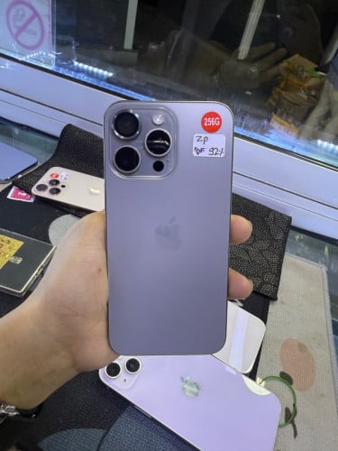Iphone15promax ( ZP battery 92% ស្អាតដូចថ្មី 100% )