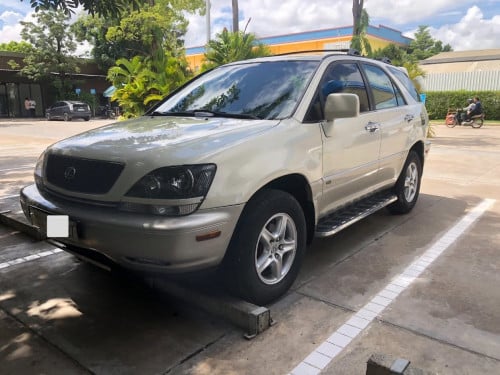 LEXUS RX 300ប៉ុង១ឆ្នាំ99  ផ្លាកលេខ2AV