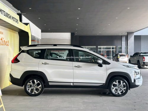 Mitshubishi Xpander Cross 2025