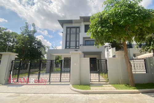 Queen A Villa For Rent | Borey Chip Mong Land Parkland 6A