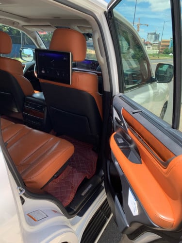Sale Luxus sport plus LX570 2017 Space Arab