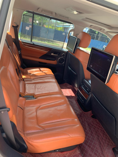 Sale Luxus sport plus LX570 2017 Space Arab