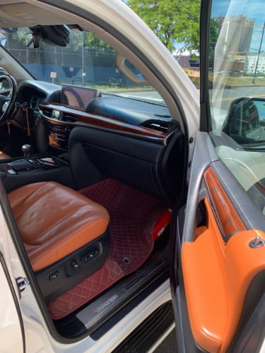 Sale Luxus sport plus LX570 2017 Space Arab